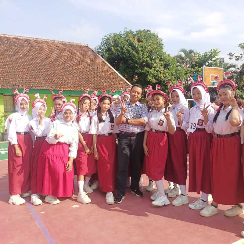 Acara Dies Natalis SMANSI Tahun 2025 bersama peserta gerak jalan seru