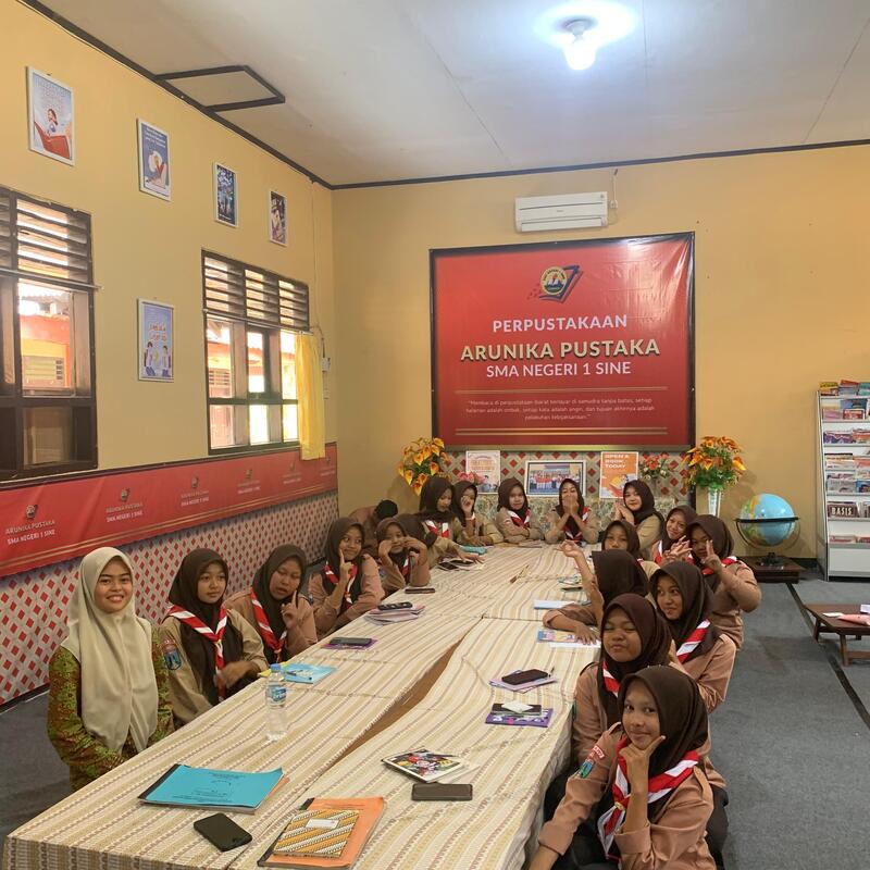 Kadang-kadang kita akan belajar di perpus, adem dan nyaman