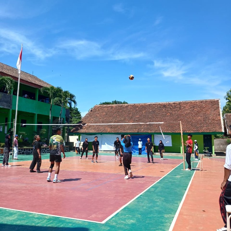 Turnamen Voli ? Hayuk aja... di classmeeting kita ketemu