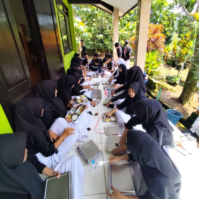 MBG ? sure.. we got it, makan bersama makin syahdu...