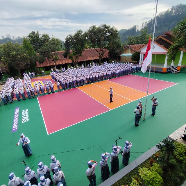 Suasana Upacara Bendera Hari Senin si SMANSI